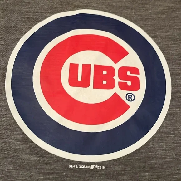 Like new genuine merchandise by fifth and Ocean, Chicago Cubs MLB T-shirt - Picture 3 of 10